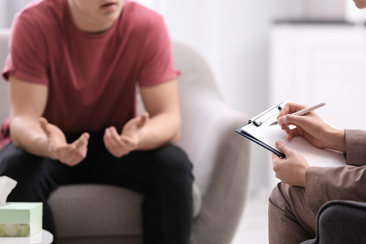 Preocupación por la tendencia al juego y las promesas de dinero fácil entre los jóvenes